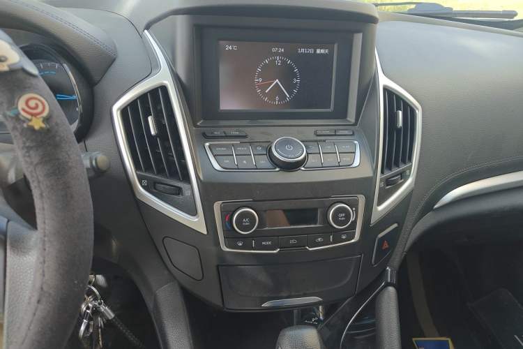 Used Dongfeng Aeolus AX7 2016 2.0L Automatic Zhiyue Trim Audio And AC Panel