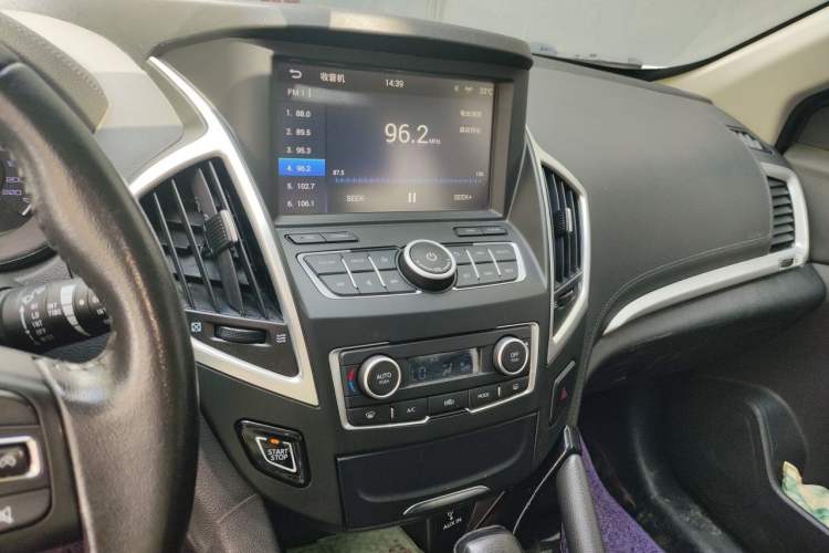 Used Dongfeng Aeolus AX7 2016 2.0L Automatic Zhiyi Trim Audio And AC Panel