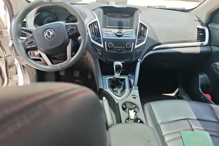 Used Dongfeng Aeolus AX7 2016 1.4T Manual Zhuyue Model Center Console