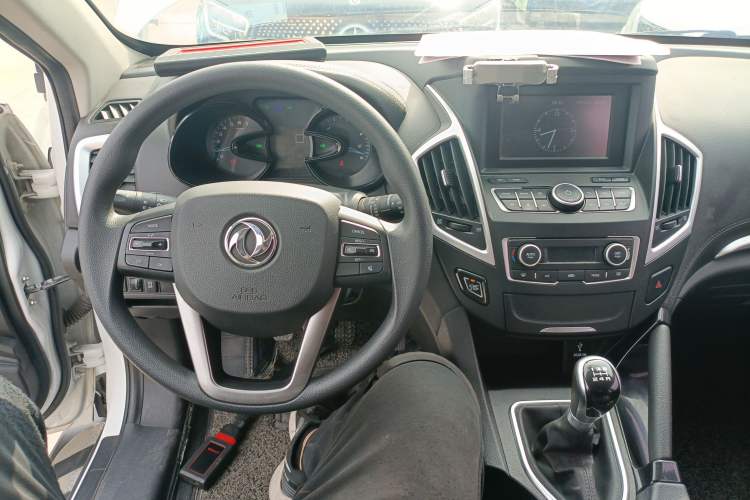 Used Dongfeng Aeolus AX7 2016 1.4T Manual Zhuyue Model Center Console