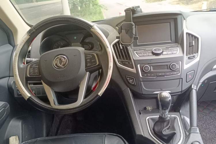 Used Dongfeng Aeolus AX7 2016 1.4T Manual Zhuyue Model Center Console