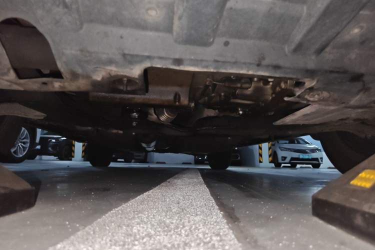 Used Dongfeng Aeolus AX7 2016 2.0L Automatic Zhiyi Trim Chassis Front