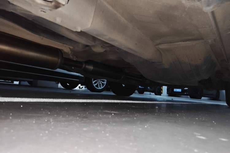Used Dongfeng Aeolus AX7 2016 2.0L Automatic Zhiyi Trim Chassis Front Left