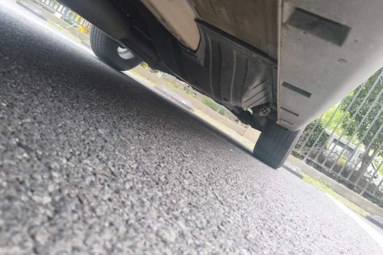 Used Dongfeng Aeolus AX7 2016 2.0L Automatic Zhiyi Trim Chassis Front Left