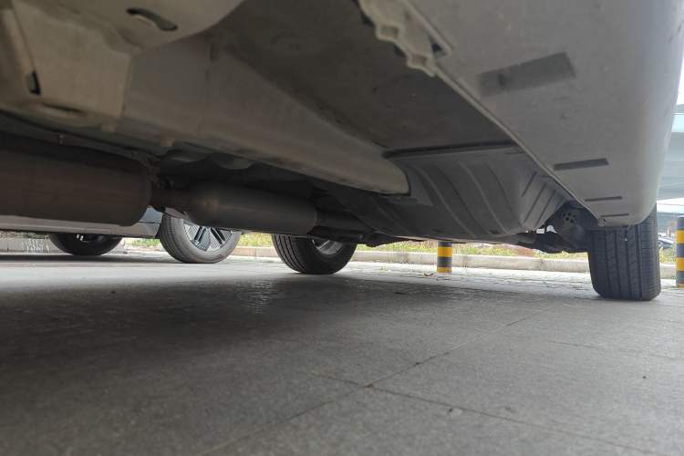 Used Dongfeng Aeolus AX7 2016 2.0L Automatic Zhiyi Trim Chassis Front Left
