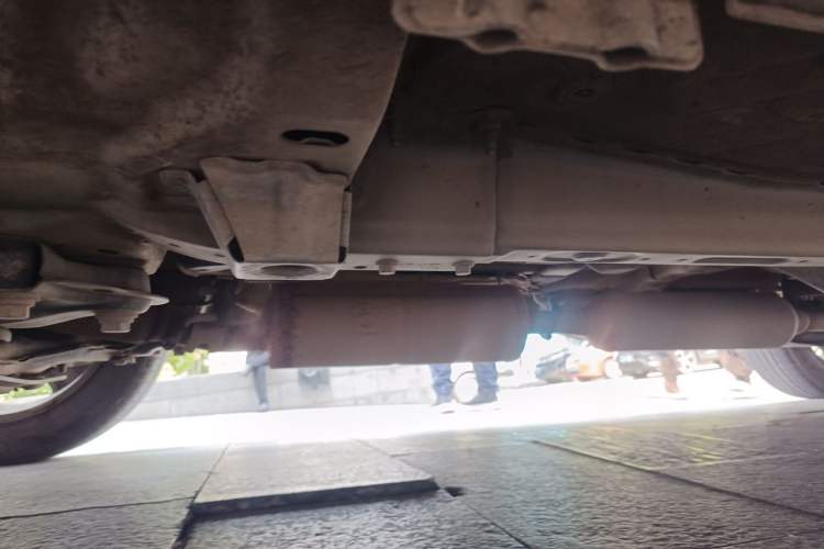 Used Dongfeng Aeolus AX7 2016 2.0L Automatic Zhiyi Trim Chassis Front Left
