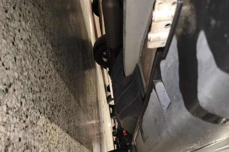 Used Dongfeng Aeolus AX7 2016 2.0L Manual Zhiyi Trim Chassis Front Left