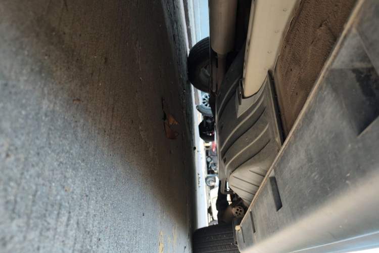 Used Dongfeng Aeolus AX7 2016 2.0L Automatic Zhiyi Trim Chassis Front Left