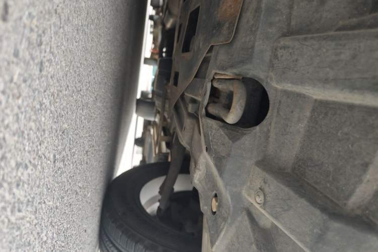 Used Dongfeng Aeolus AX7 2016 2.0L Automatic Zhiyi Trim Chassis Front Left