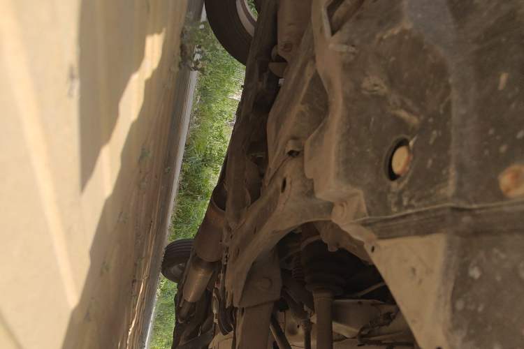 Used Dongfeng Aeolus AX7 2016 2.0L Automatic Zhiyue Trim Chassis Front Left