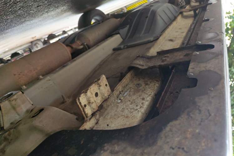 Used Dongfeng Aeolus AX7 2016 2.0L Manual Zhiyi Trim Chassis Front Right
