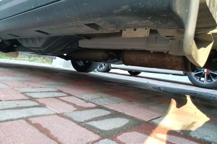 Used Dongfeng Aeolus AX7 2016 2.0L Manual Zhiyi Trim Chassis Front Right