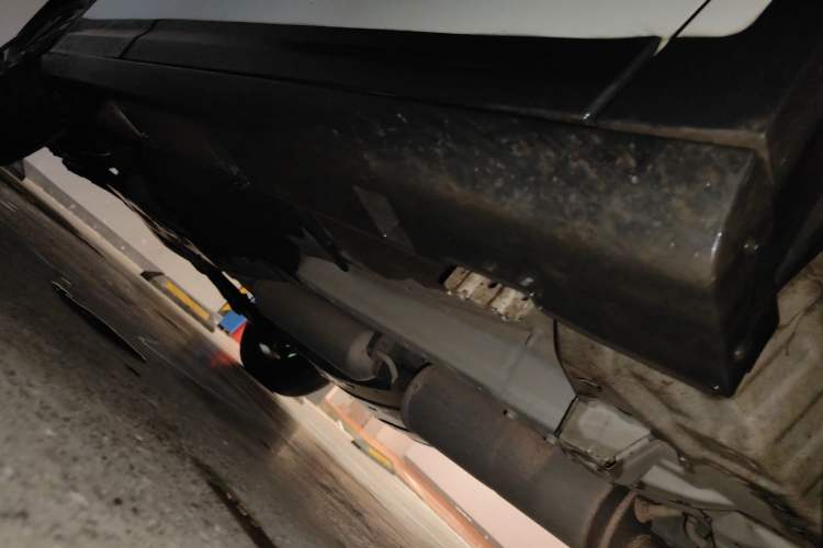 Used Dongfeng Aeolus AX7 2016 2.0L Manual Zhiyi Trim Chassis Front Right