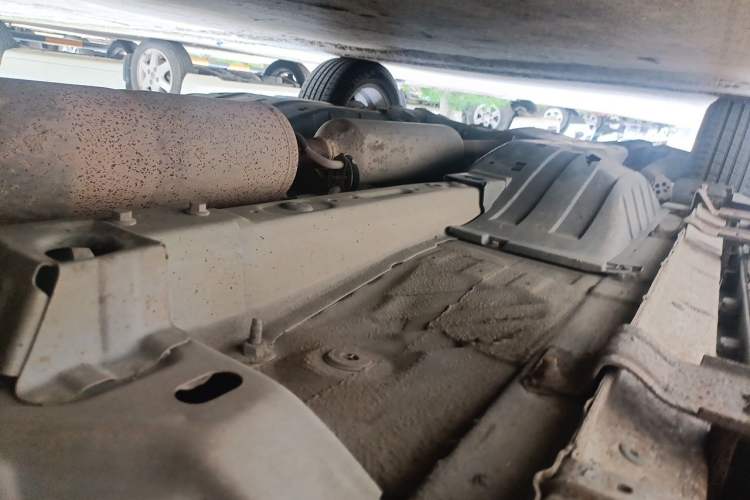 Used Dongfeng Aeolus AX7 2016 2.0L Automatic Zhiyi Trim Chassis Front Right