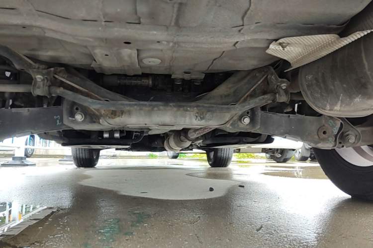 Used Dongfeng Aeolus AX7 2016 2.0L Automatic Zhiyi Trim Chassis Rear