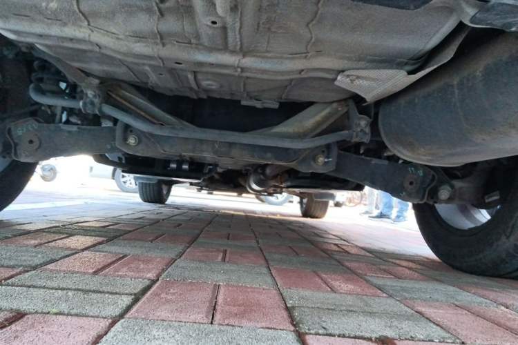 Used Dongfeng Aeolus AX7 2016 2.0L Manual Zhiyi Trim Chassis Rear