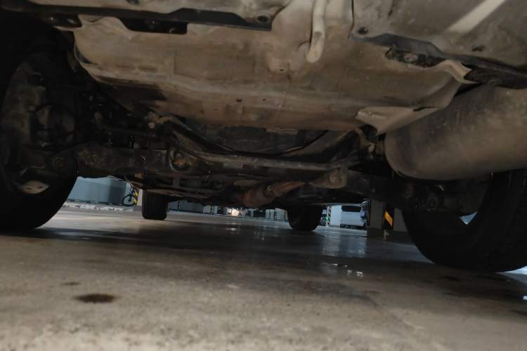 Used Dongfeng Aeolus AX7 2016 2.0L Manual Zhiyi Trim Chassis Rear