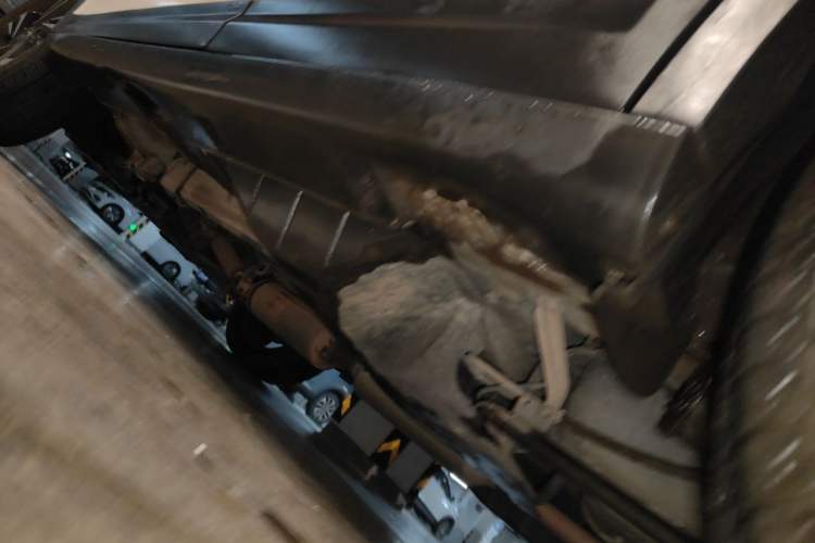 Used Dongfeng Aeolus AX7 2016 2.0L Manual Zhiyi Trim Chassis Rear Left