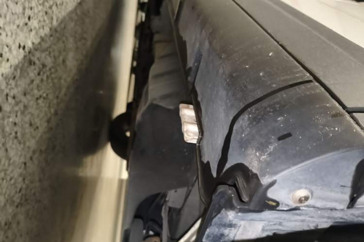 Used Dongfeng Aeolus AX7 2016 2.0L Manual Zhiyi Trim Chassis Rear Left