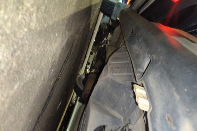Used Dongfeng Aeolus AX7 2016 2.0L Automatic Zhiyi Trim Chassis Rear Left