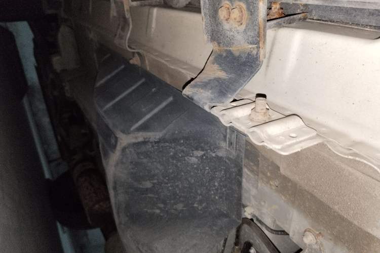 Used Dongfeng Aeolus AX7 2016 2.0L Automatic Zhiyi Trim Chassis Rear Left