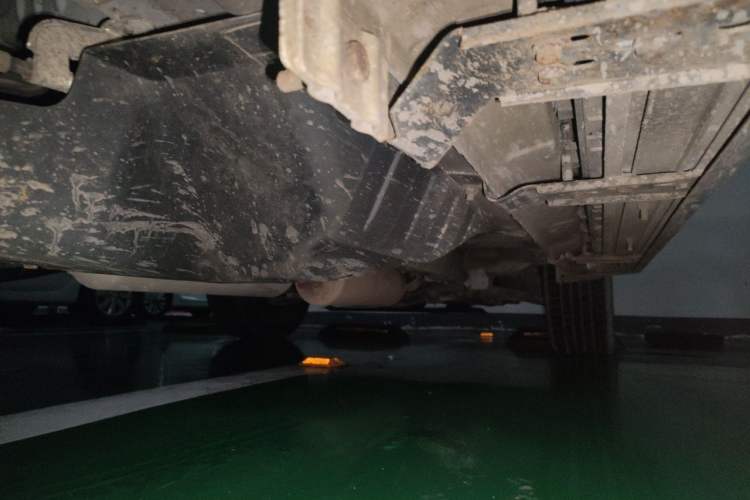 Used Dongfeng Aeolus AX7 2016 2.0L Automatic Zhiyi Trim Chassis Rear Right