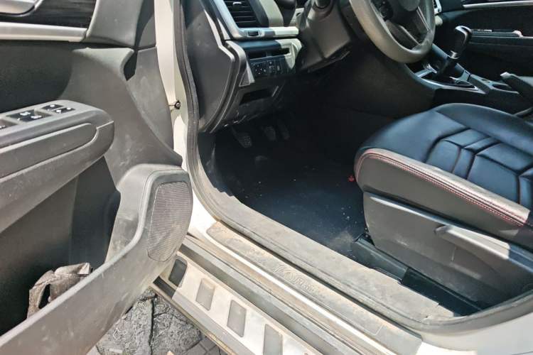 Used Dongfeng Aeolus AX7 2016 1.4T Manual Zhuyue Model Driver Seat