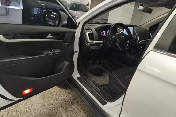Used Dongfeng Aeolus AX7 2016 2.0L Manual Zhiyi Trim Driver Seat