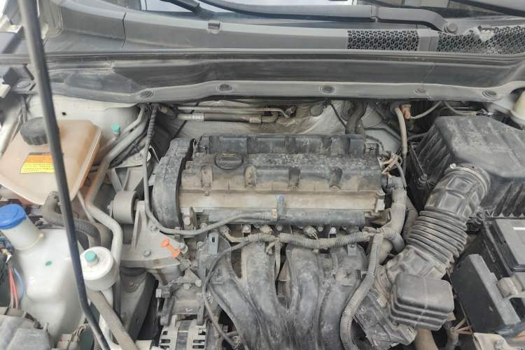Used Dongfeng Aeolus AX7 2016 2.0L Manual Zhiyi Trim Engine Bay