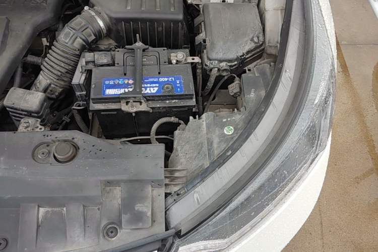 Used Dongfeng Aeolus AX7 2016 2.0L Automatic Zhiyi Trim Engine Bay Left