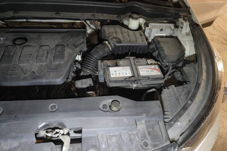 Used Dongfeng Aeolus AX7 2016 2.0L Manual Zhiyi Trim Engine Bay Left