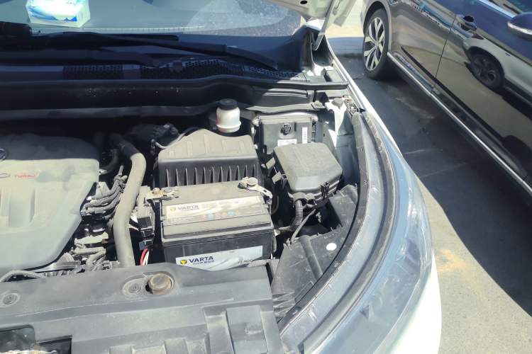 Used Dongfeng Aeolus AX7 2016 1.4T Manual Zhuyue Model Engine Bay Left