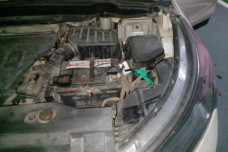 Used Dongfeng Aeolus AX7 2016 2.0L Automatic Zhiyi Trim Engine Bay Left