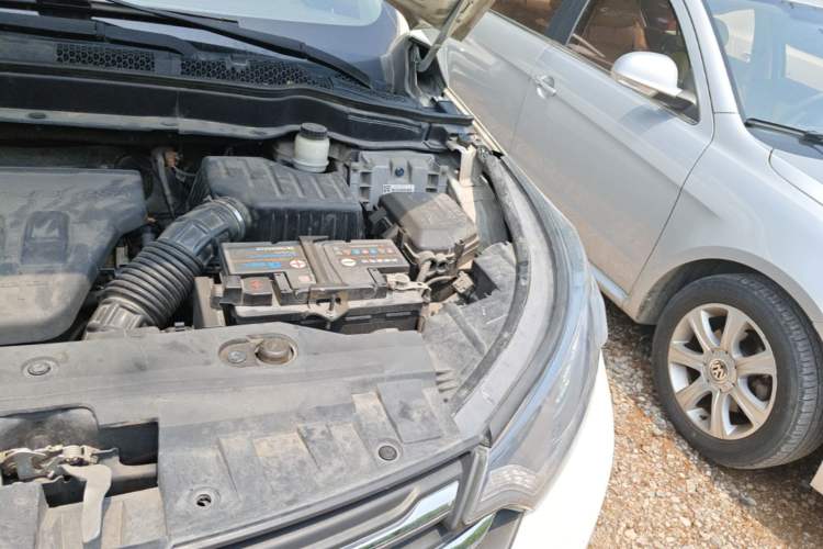 Used Dongfeng Aeolus AX7 2016 2.3L Automatic ZhiZun Version Engine Bay Left