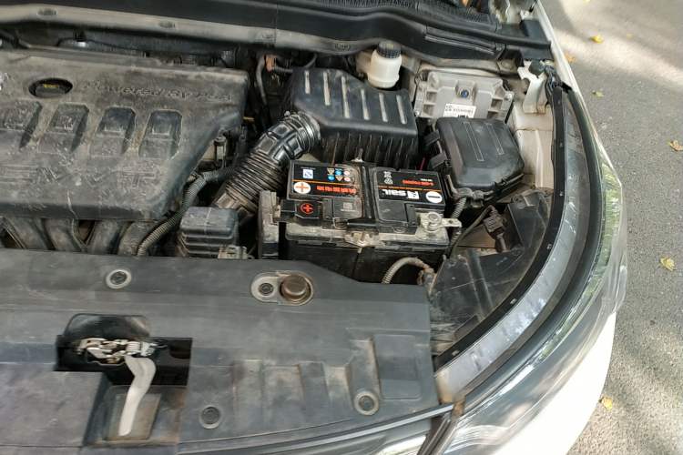 Used Dongfeng Aeolus AX7 2016 2.0L Automatic Zhiyi Trim Engine Bay Left