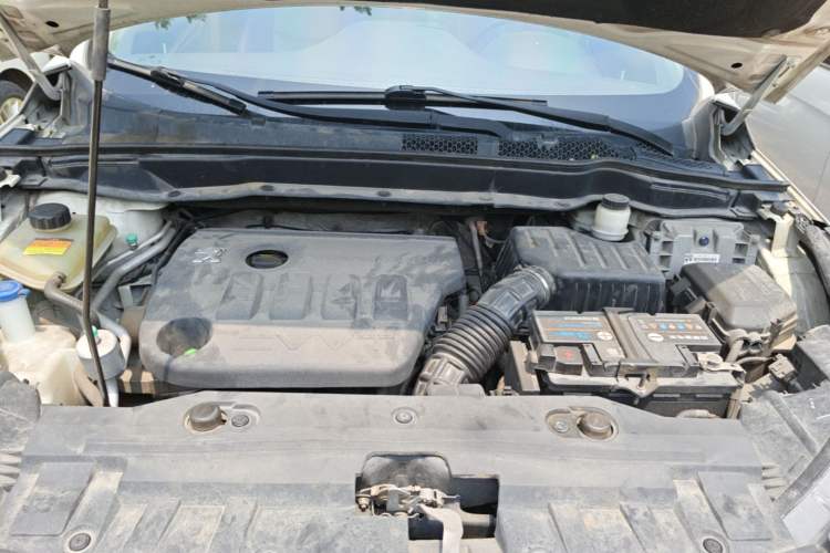 Used Dongfeng Aeolus AX7 2016 2.3L Automatic ZhiZun Version Engine Bay