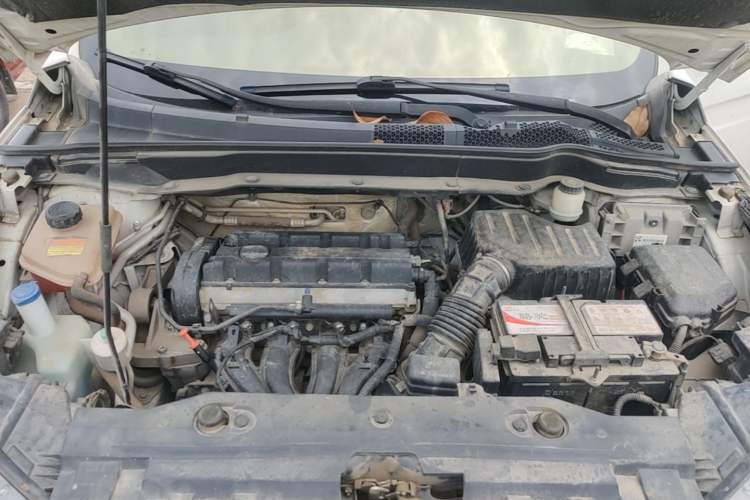 Used Dongfeng Aeolus AX7 2016 2.0L Manual Zhiyi Trim Engine Bay