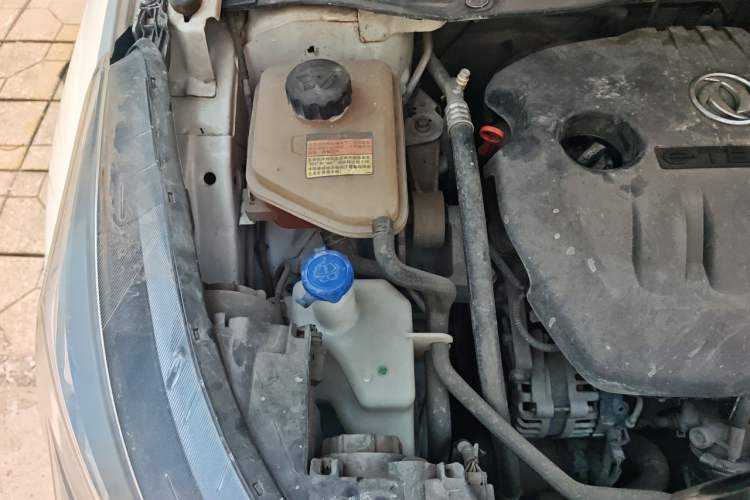 Used Dongfeng Aeolus AX7 2016 1.4T Manual Zhuyue Model Engine Bay Right