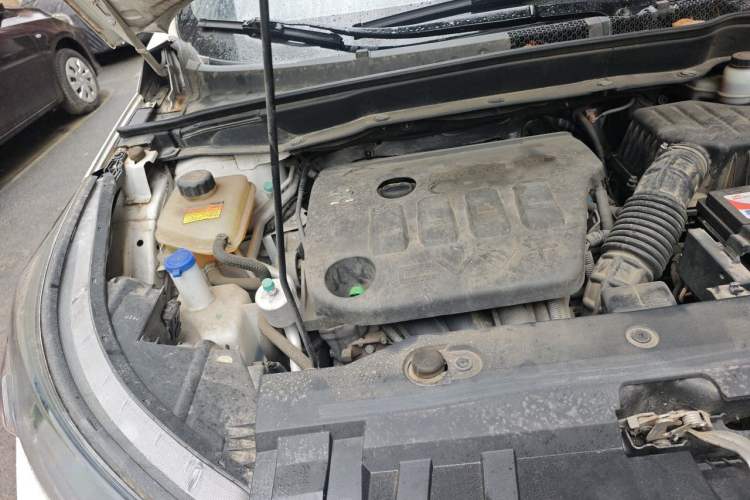 Used Dongfeng Aeolus AX7 2016 2.3L Automatic ZhiZun Version Engine Bay Right