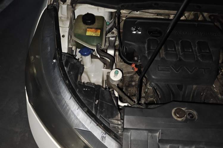 Used Dongfeng Aeolus AX7 2016 2.0L Automatic Zhiyi Trim Engine Bay Right