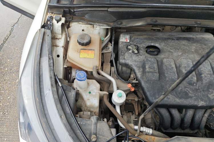 Used Dongfeng Aeolus AX7 2016 2.0L Manual Zhiyi Trim Engine Bay Right