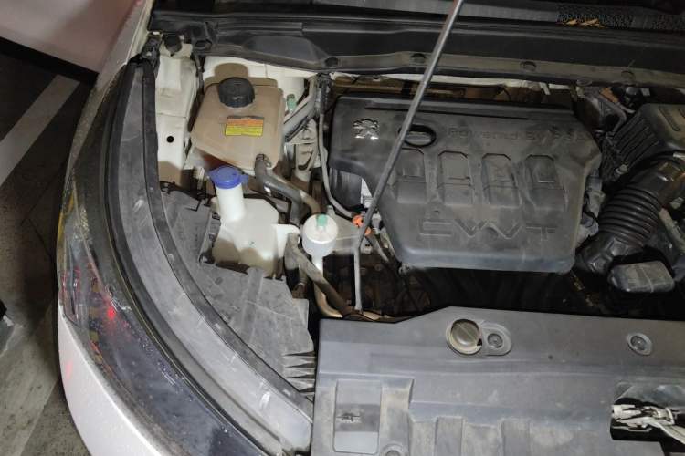 Used Dongfeng Aeolus AX7 2016 2.0L Manual Zhiyi Trim Engine Bay Right