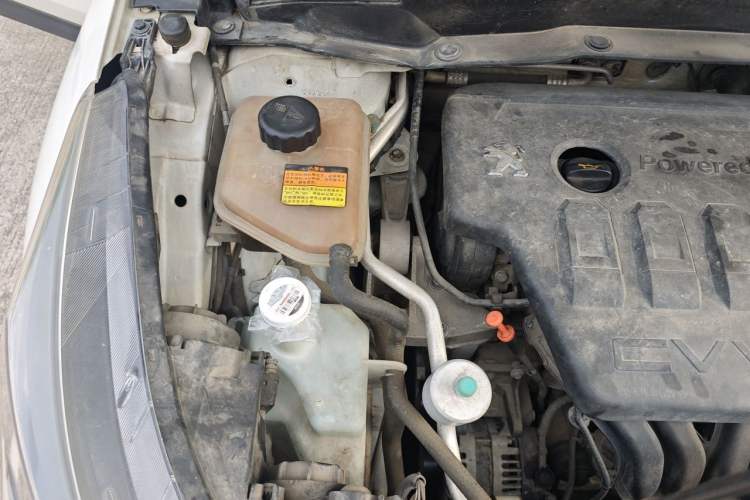 Used Dongfeng Aeolus AX7 2016 2.0L Automatic Zhiyi Trim Engine Bay Right