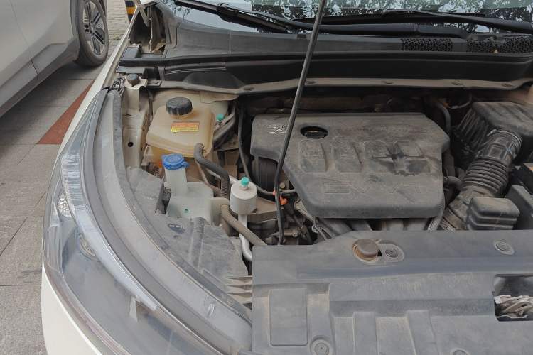 Used Dongfeng Aeolus AX7 2016 2.0L Automatic Zhiyi Trim Engine Bay Right