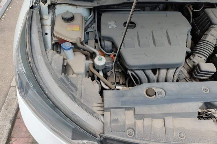 Used Dongfeng Aeolus AX7 2016 2.0L Automatic Zhiyi Trim Engine Bay Right