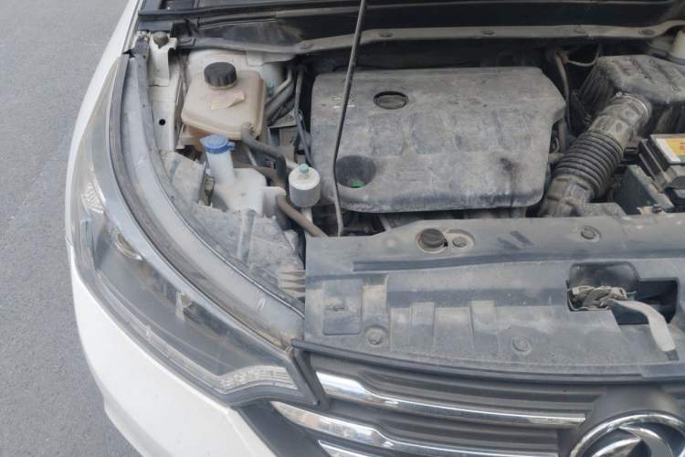 Used Dongfeng Aeolus AX7 2016 2.3L Automatic ZhiZun Version Engine Bay Right