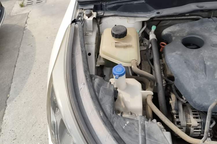Used Dongfeng Aeolus AX7 2016 1.4T Manual Zhuyue Model Engine Bay Right
