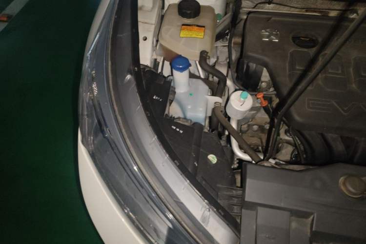 Used Dongfeng Aeolus AX7 2016 2.0L Automatic Zhiyi Trim Engine Bay Right