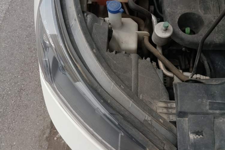 Used Dongfeng Aeolus AX7 2016 2.3L Automatic ZhiZun Version Engine Bay Right