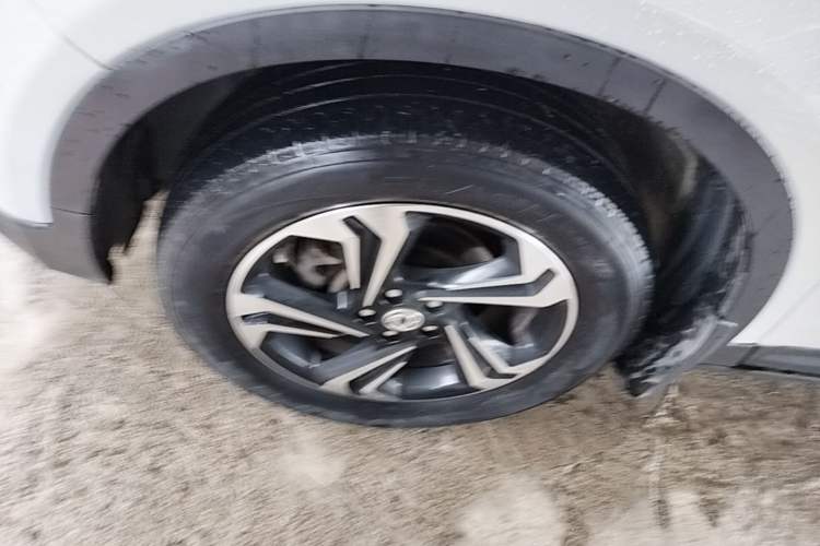 Used Dongfeng Aeolus AX7 2016 2.0L Automatic Zhiyi Trim Exterior 2